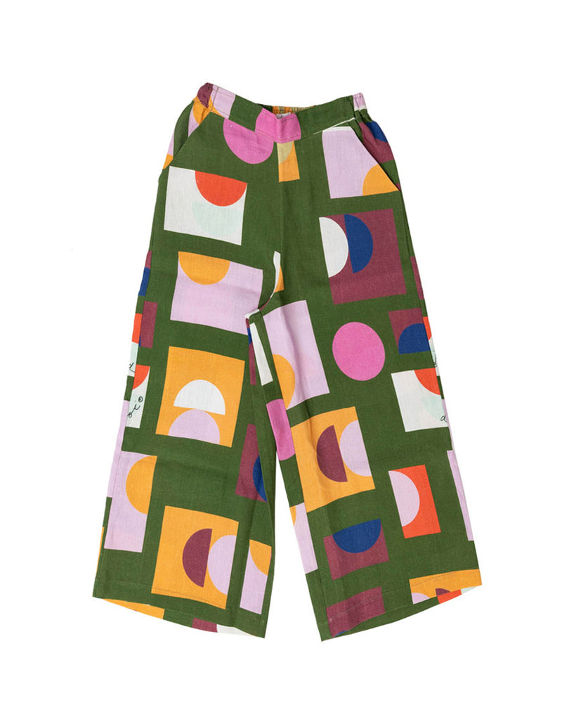 DEVOI Annalise trousers in 100% linen, in our Olive Just Pretend print. Cropped linen trouser pants with pockets. Front flat lay view.
