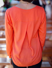 DEVOI Everleigh blouse - B Orange. Back view