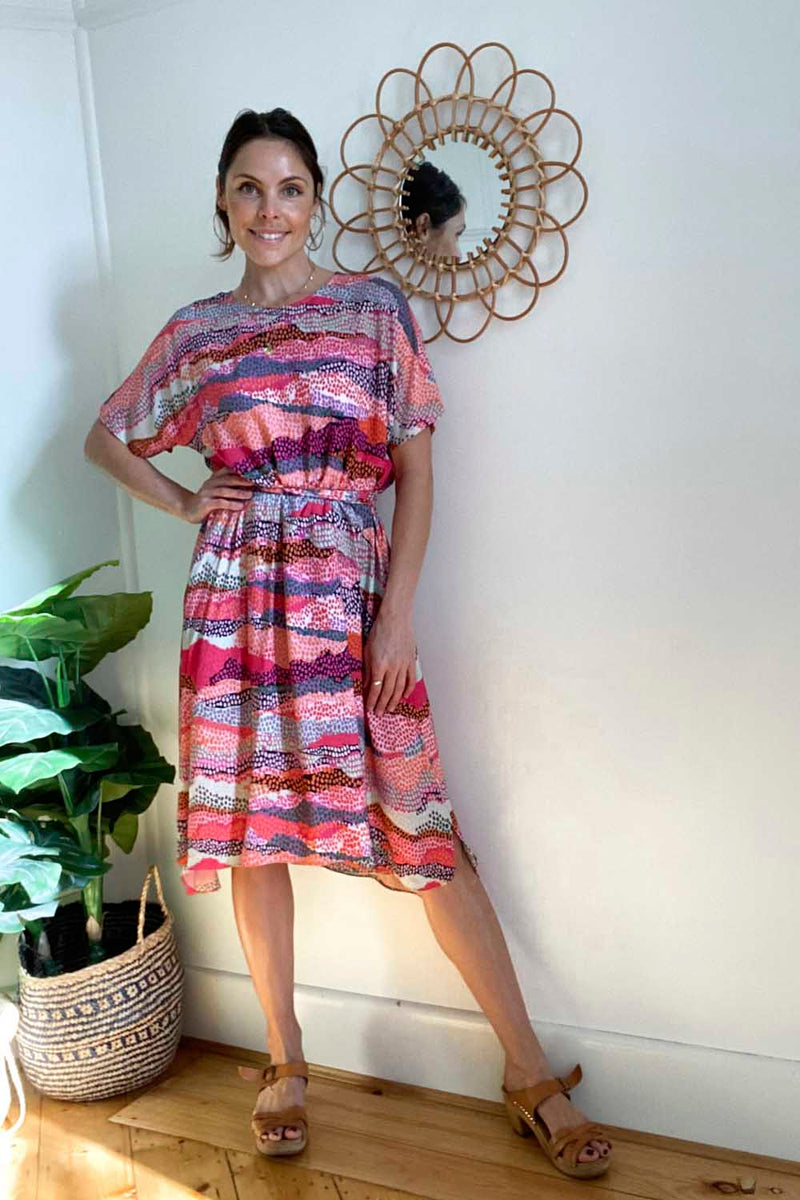 DEVOI printed Anna dress is your day-to-night go to! It's a super comfy, slouchy A-line dress with raglan sleeves with side seam pockets
