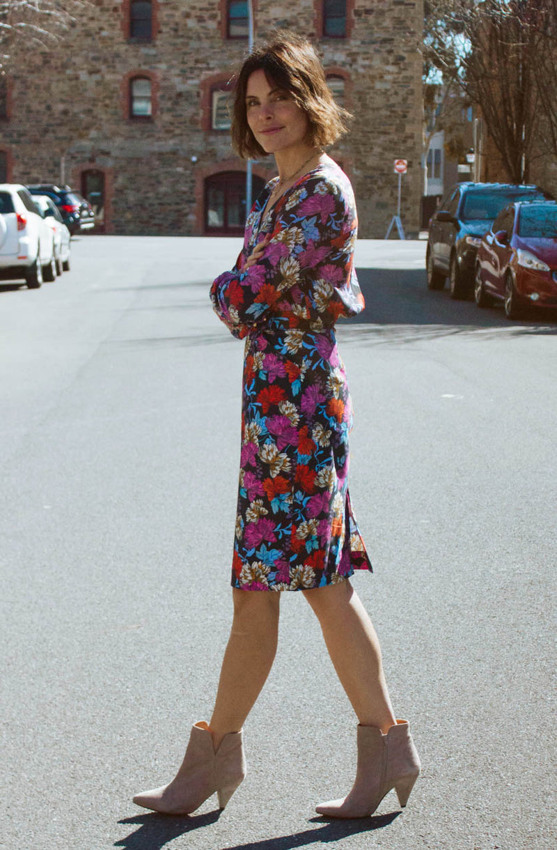 DEVOI Frances pencil skirt in stretch cotton. This skirt is printed in Black Empress floral print. the skirt is super comfy and has pockets and a back vent.